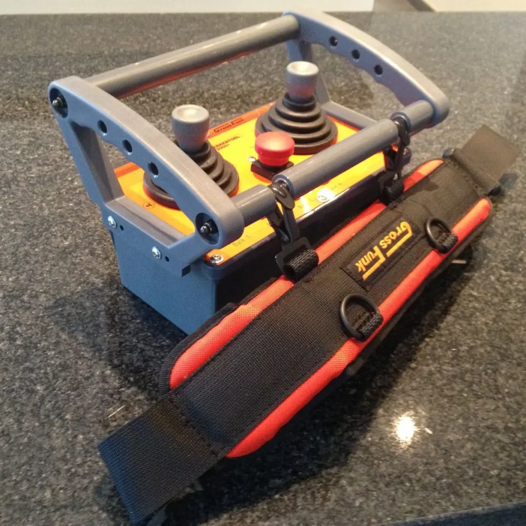 GrossFunk-radiobesturing met twee joysticks en heupgordel, op maat voor Kerkstoel